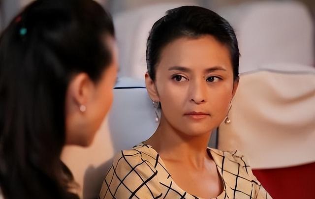 许云帆高大帅气，娶黄志忠前妻何音，将继子视如己出，婚后无儿女