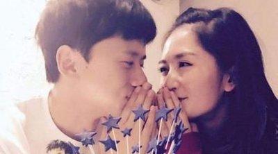 40岁谢娜给女儿们做菜,素颜状态好,生完二胎恢复佳,被夸好贤惠