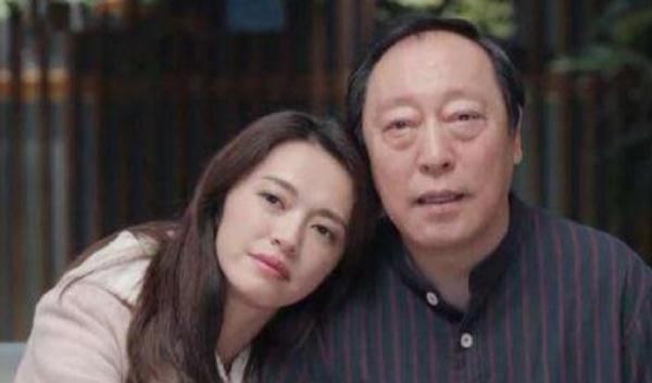 他32岁出道，因长相问题跑了28年龙套，现身价上亿婚姻幸福