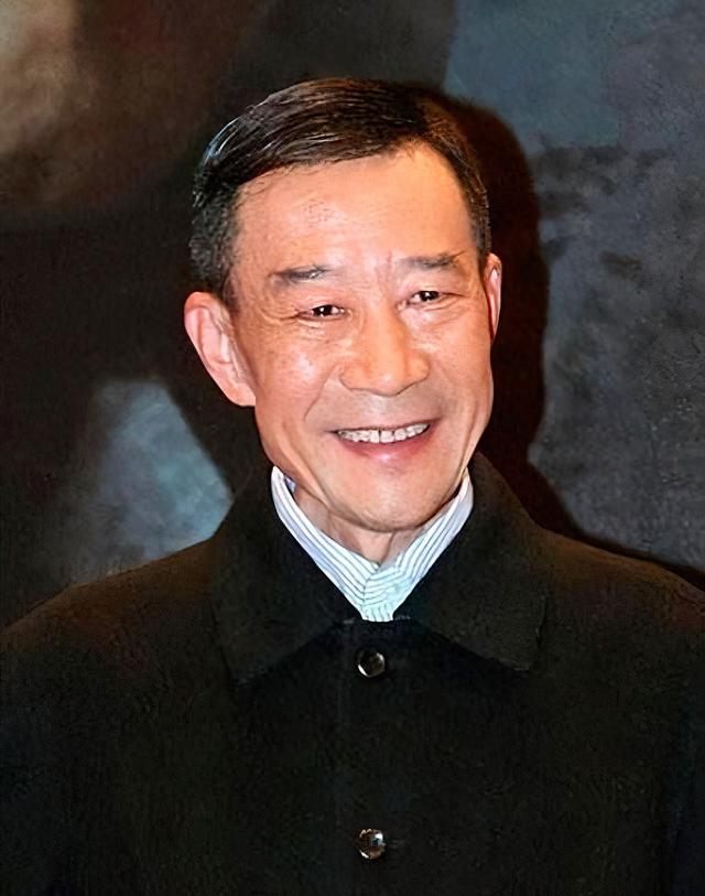 【明德风苑】李雪健 做一颗通往中国梦大道上坚硬的铺路小石子