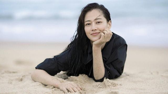 她说过决不参加综艺,今晚却为秦昊破例!现场激情拥吻始于那个“春风沉醉的夜晚”