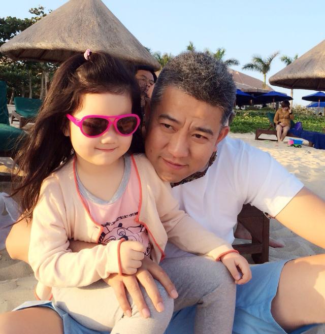 她是最挣钱的女导演，执导首部少儿不宜影片，晚年痛失名导儿子