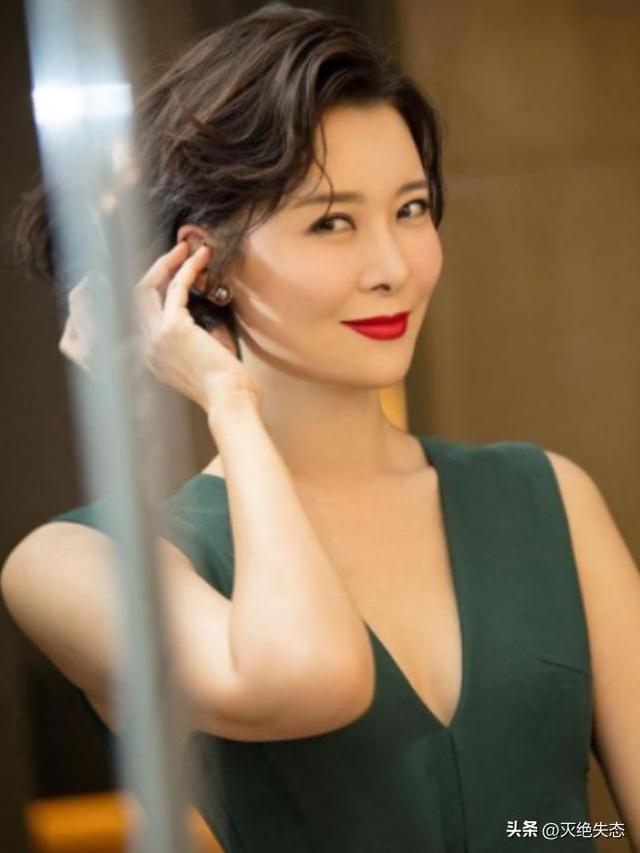 柯蓝：18岁开始我就没间断过，什么白马王子，都是姐玩剩下的！