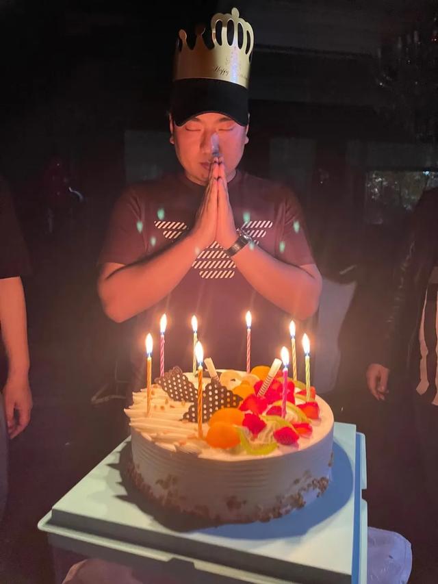 海来阿木携新歌《人生如歌》庆生，圈内好友齐聚送祝福