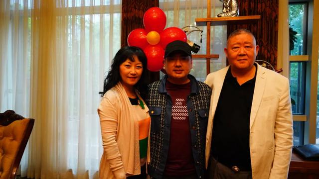 海来阿木携新歌《人生如歌》庆生，圈内好友齐聚送祝福