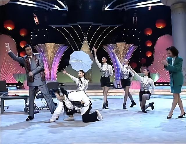 又逢一年新春时，才突然想起：这些春晚的老面孔已经永远地离开了