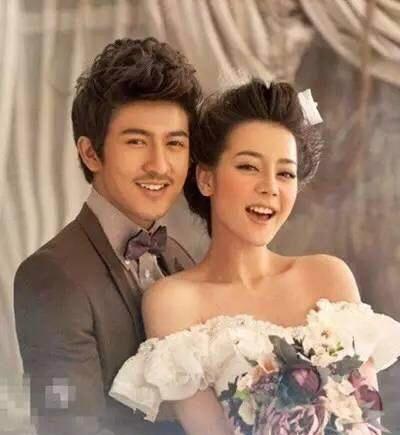 热巴与娜扎同框拍摄婚纱照，本以为相互之间不认识，关系却不一般