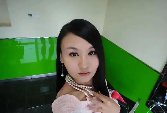 为嫁美国富豪辞职央视，婚后受虐却死不离婚，曹晴如今过得怎样？