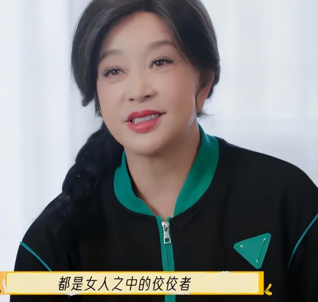 看了刘晓庆的食量，才懂她75岁健步如飞的原因，给内娱女星提了醒