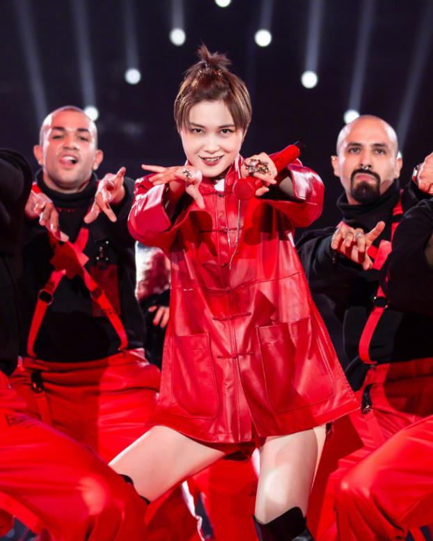 李宇春之母徐圣云：担心女儿的婚事，求媒体放过女儿