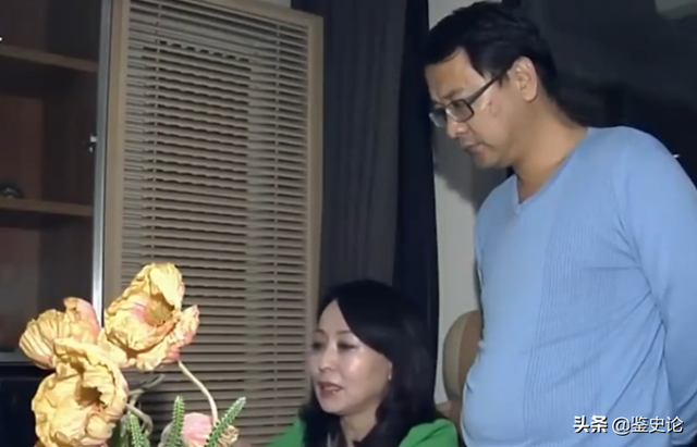 2010年，46岁女老板嫁给27岁男下属，50岁生下3胞胎，后来怎样了