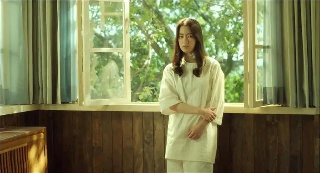 韩国大尺度三级片“人间中毒”禁忌之恋，下属妻子成情人