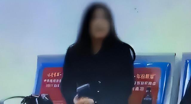 44岁阿姨与22岁小伙网恋,见面当天发生关系,3日后报案:他装富