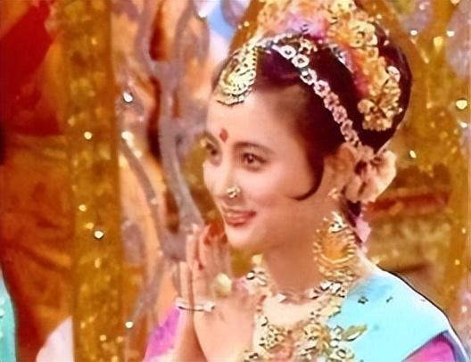 “兔子精”李玲玉，与丈夫分居11年被传离婚，今一家三口很幸福