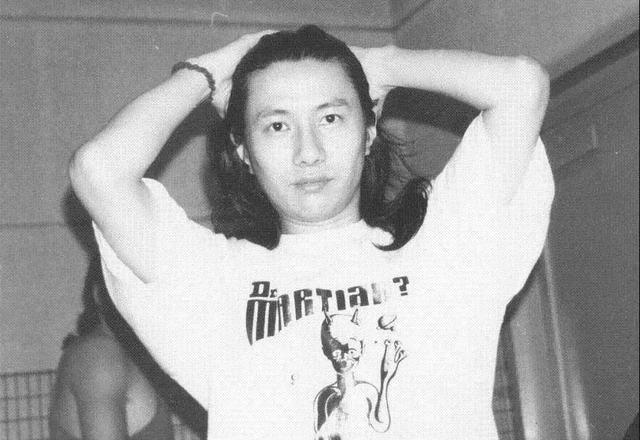 郑钧：摇滚浪子的回头，有人受伤，有人被爱