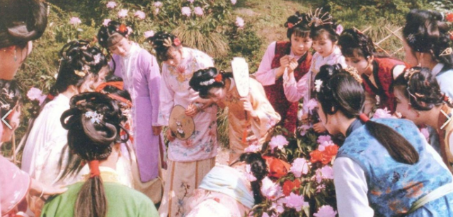 同样是“湘云醉卧”，将吴青芷和郭霄珍放在一起，差距就出来了