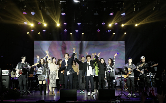 《沙漠骆驼》原唱再出新歌 酷狗直播现场透露明年巡演