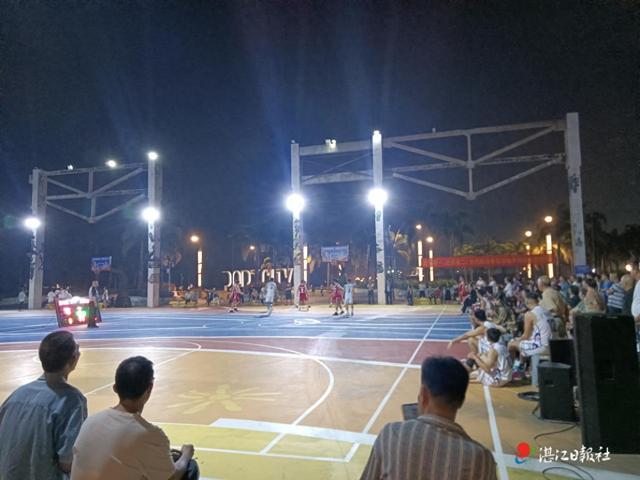 “陈铁长者饭堂杯”篮球邀请赛上演热血对决