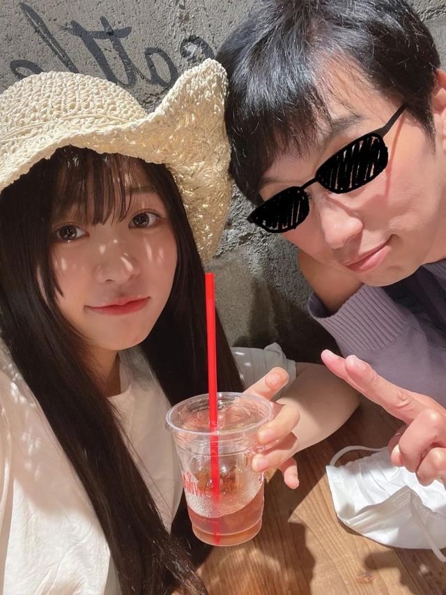 日本47岁男粉丝和20岁女偶像结婚，爱豆变妻子，生活居然还蛮和谐