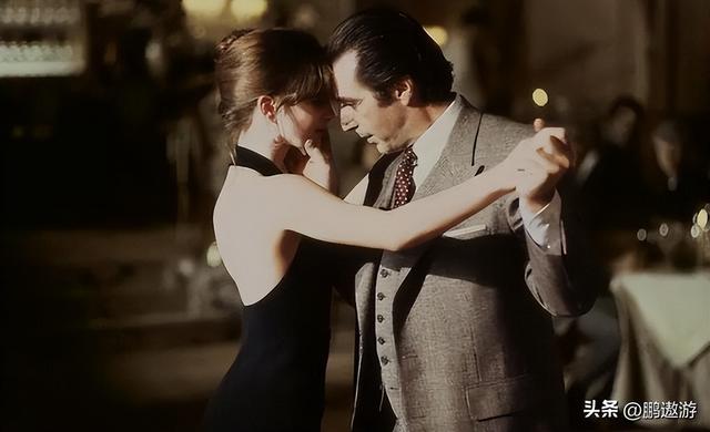 《闻香识女人》，人类情感的探索，心灵和肉体的欲望之旅