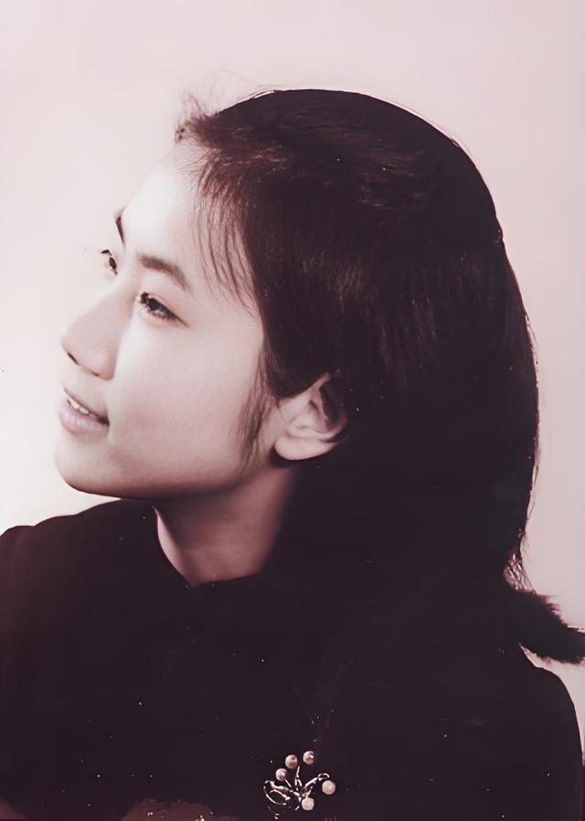 汪明荃上春晚引关注！她患双癌，丈夫罗家英患肝癌