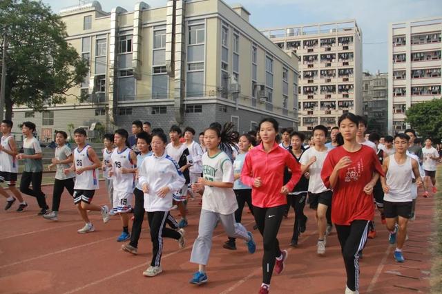 “亚洲女飞人”田玉梅回玉林啦！她去了这个地方