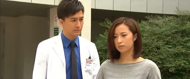 36岁TVB童星相约圈中好友聚会自言没老，离巢嫁外籍男友淡出幕前