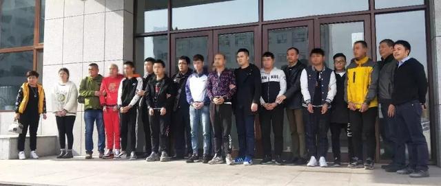 “美女”邀请男网友一起“大尺度”视频聊天！却没想到是“陷阱”，受害人近百人