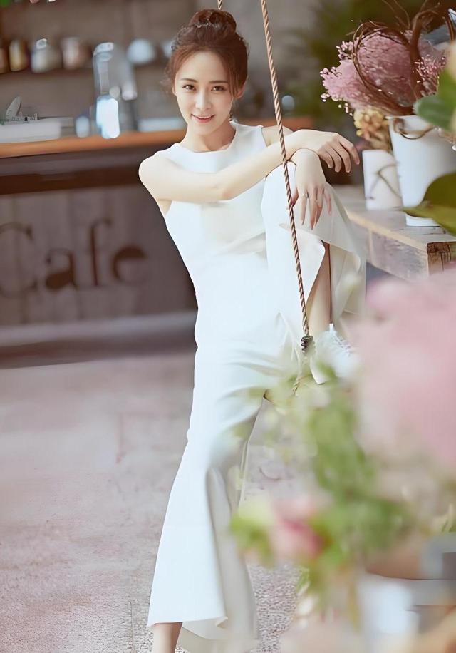 一夜成名的谋女郎”李曼，为何17年后仍被贴上“不温不火”标签？