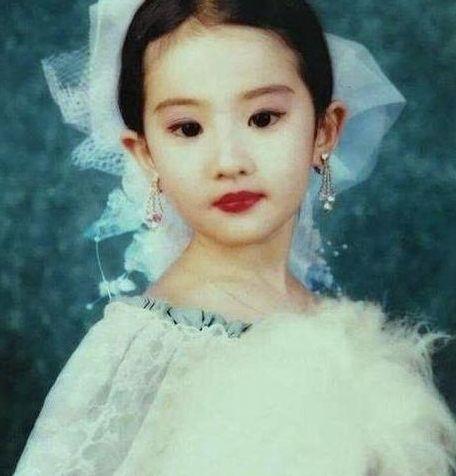 谁不曾少年!十张明星小时候照片,你能认出几个?