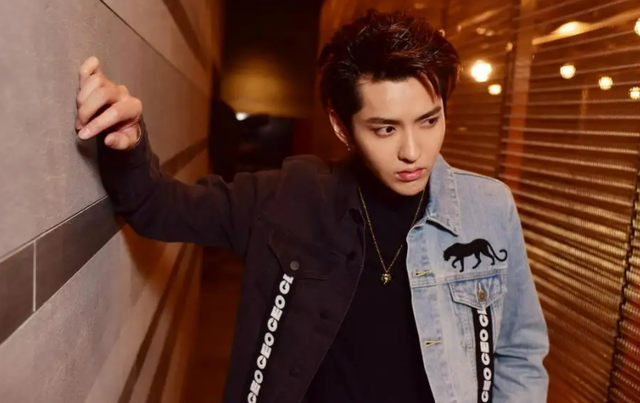 还记得1年前因为私生活混乱被抓的吴亦凡吗?要坐牢了