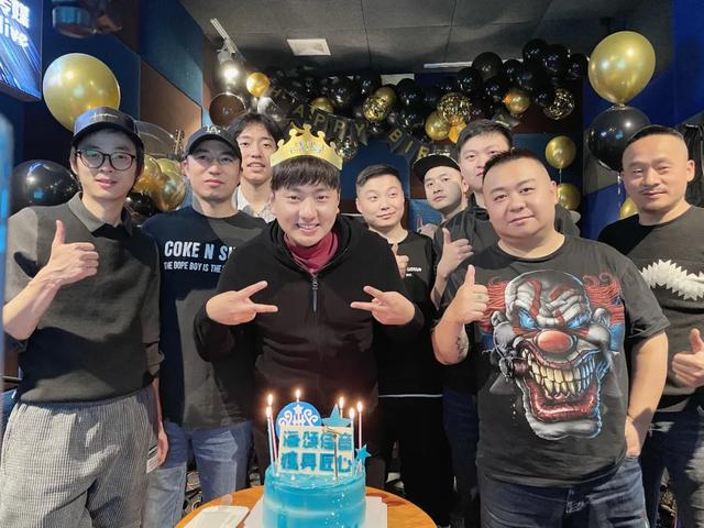海来阿木携新歌《人生如歌》庆生，圈内好友齐聚送祝福