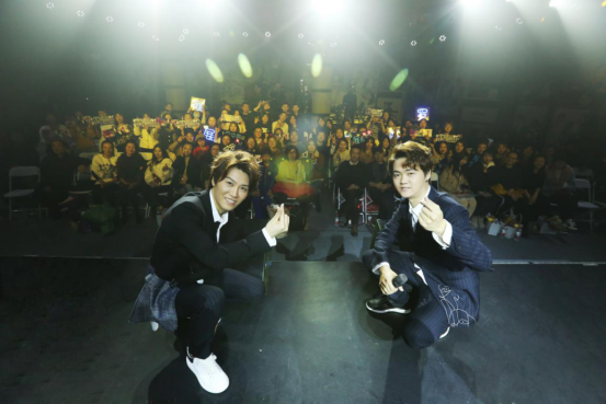 《沙漠骆驼》原唱再出新歌 酷狗直播现场透露明年巡演