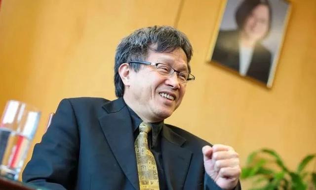 从谢志伟看“外省精英”到“台独疯狗”的异变