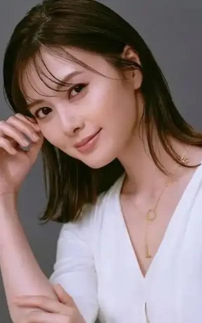 白石麻衣