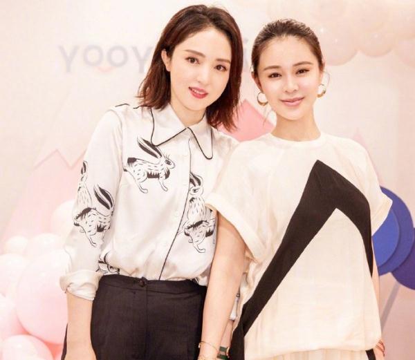 佟大为妻子关悦晒和董璇同框照，两人很美了，可还是被女儿抢了镜