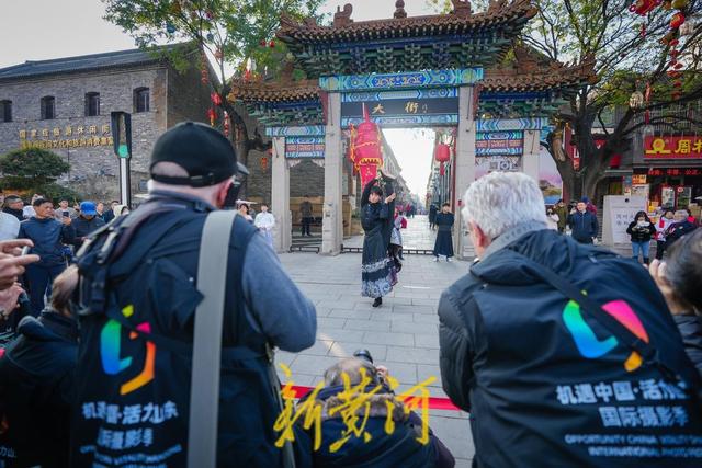 感受古街古韵！中外摄影家聚焦周村古商城