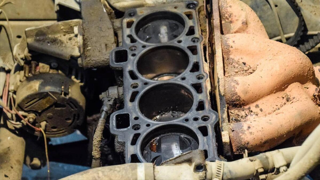 “拉缸、爆缸、顶缸”分别都是啥意思？修车师傅一次给你讲明白