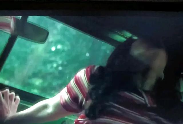 韩国大尺度三级片“人间中毒”禁忌之恋，下属妻子成情人