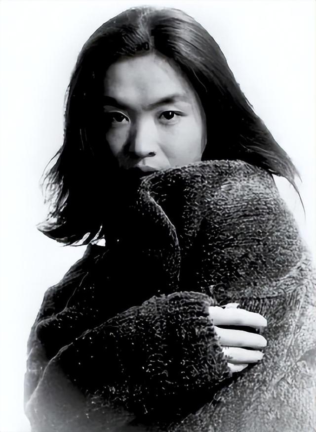 金星:顶着压力从男人变女人,她有3段婚姻两个配偶