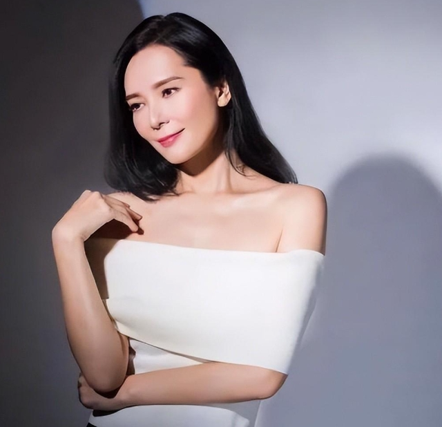 朱少杰：农村小伙娶混血港姐，妻子倒贴3套房，娶个好女人旺三代