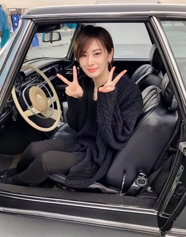 北川景子宣布怀上孩子，与老公被拍去寺庙祈祷