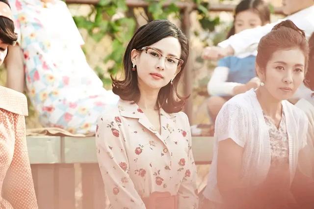 韩国大尺度三级片“人间中毒”禁忌之恋，下属妻子成情人