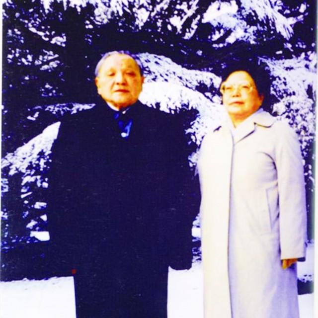 2002年,卓琳接受采访,说出嫁给邓小平的原因