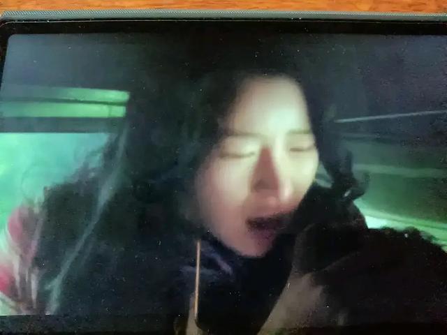 韩国大尺度三级片“人间中毒”禁忌之恋，下属妻子成情人