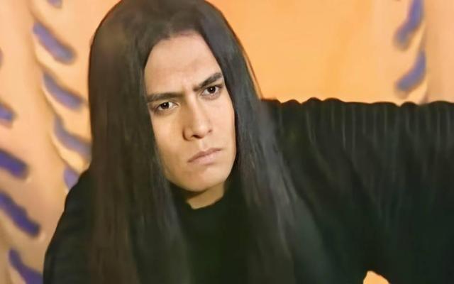 黑子：演过《打狗棍》的那图鲁，成名后不炒作没绯闻，娶芙蓉为妻
