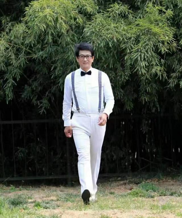 年代秀｜从运动服到瑜伽服，他的身上看不到岁月痕迹
