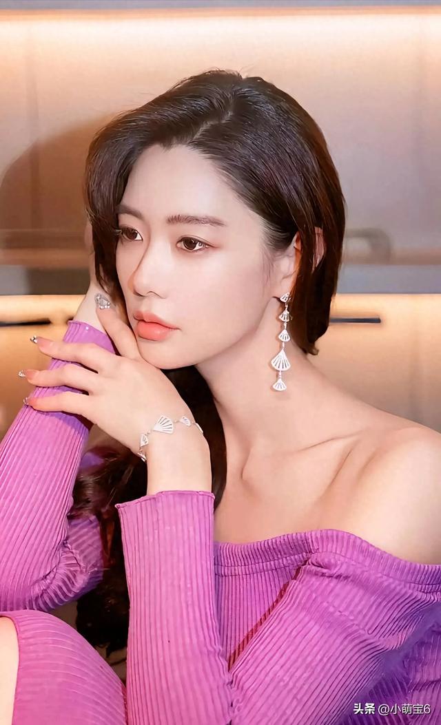 亚洲第一美女克拉拉：美貌与智慧并存的传奇