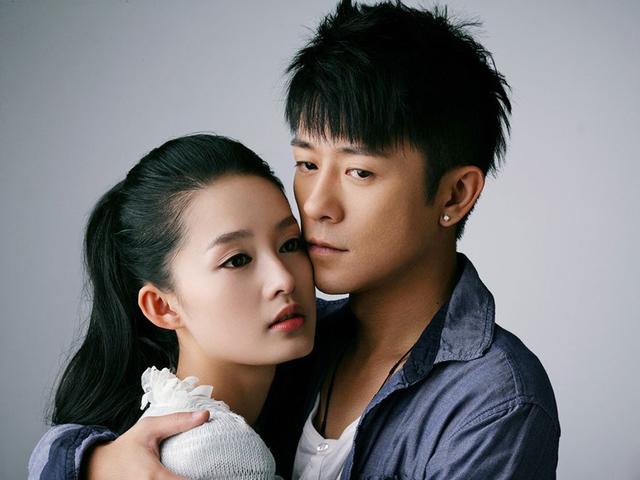干妈是知名导演，14岁就谈恋爱，颜值高却不红，已低调生子