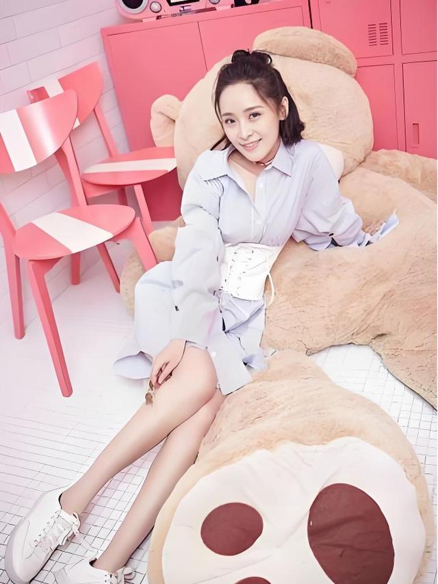 一夜成名的谋女郎”李曼，为何17年后仍被贴上“不温不火”标签？